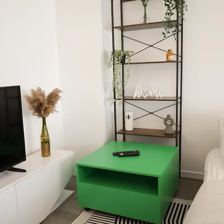Charming 2 Bedrooms Free Parking- Near Paris St Lazare *