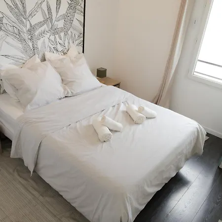 Apartment Charming 2 Bedrooms Free Parking- Near Paris St Lazare *