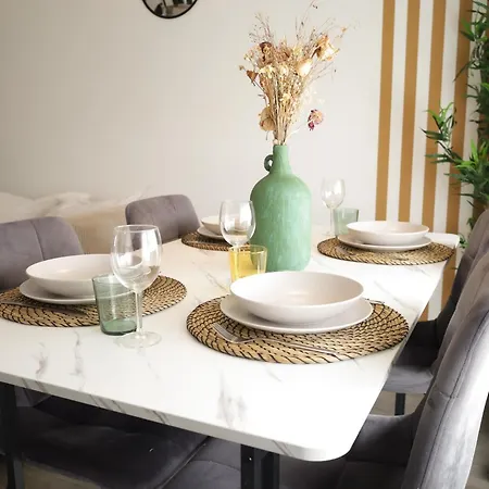 Apartment Charming 2 Bedrooms Free Parking- Near Paris St Lazare *