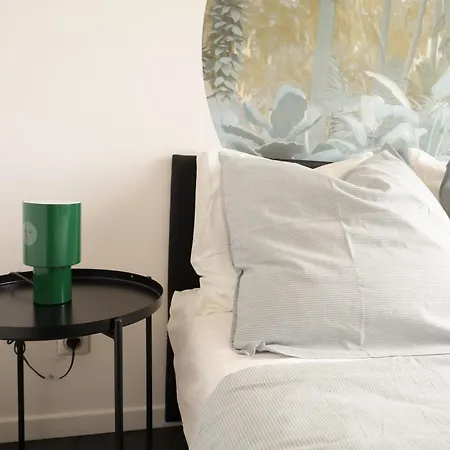 Apartment Charming 2 Bedrooms Free Parking- Near Paris St Lazare *