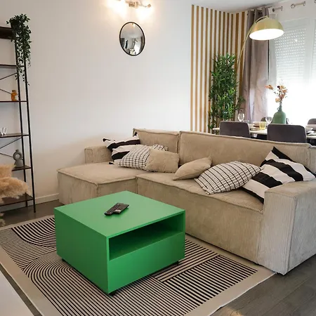 Apartment Charming 2 Bedrooms Free Parking- Near Paris St Lazare